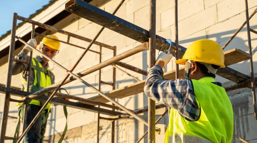 Professional residential roofers in University Center, MI
